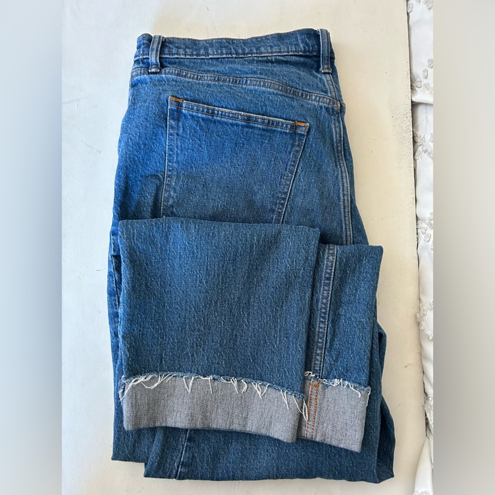 Abercrombie Curve Love 90's Straight Ultra High Rise